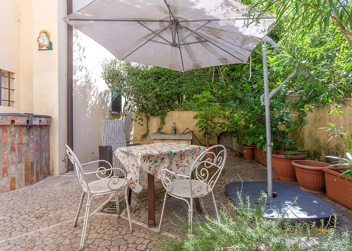 Guesthost - Pleasant With Garden