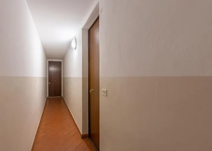 Guesthost - Pleasant With Garden *