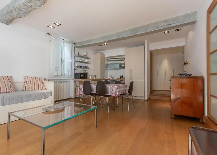 Guesthost - Pleasant With Garden 볼로냐