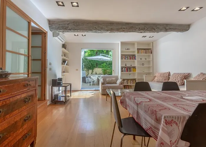 Guesthost - Pleasant With Garden Appartement *