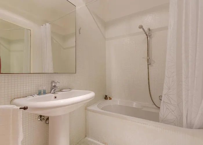 Guesthost - Pleasant With Garden Διαμέρισμα Μπολόνια